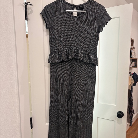 2 Short sleeve Pant jumpers girls size 10/12 - Picture 1 of 4